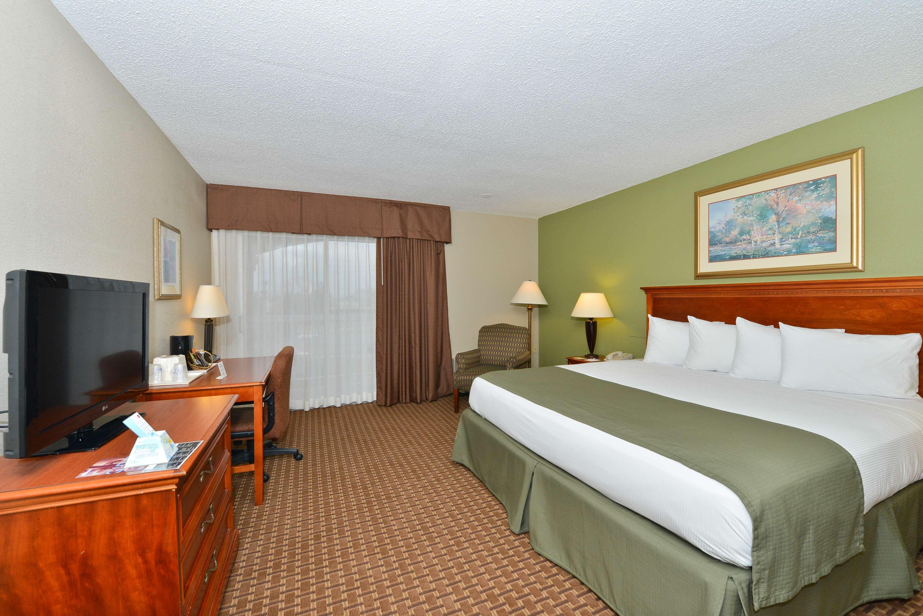 Surestay Plus Hotel By Best Western Raleigh North Downtown Экстерьер фото