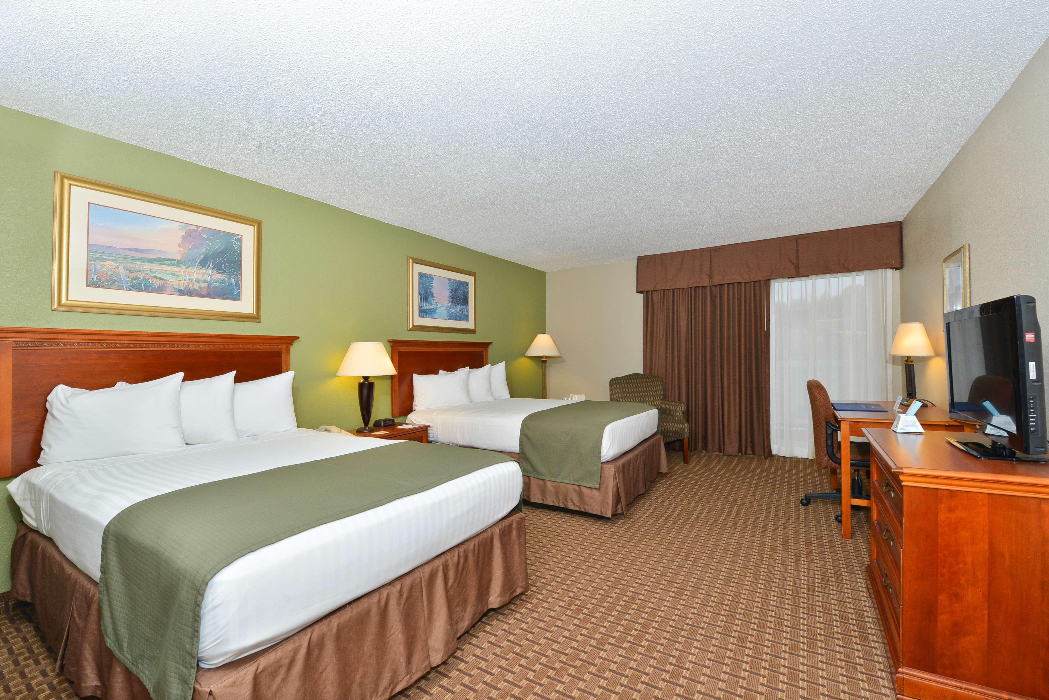 Surestay Plus Hotel By Best Western Raleigh North Downtown Экстерьер фото