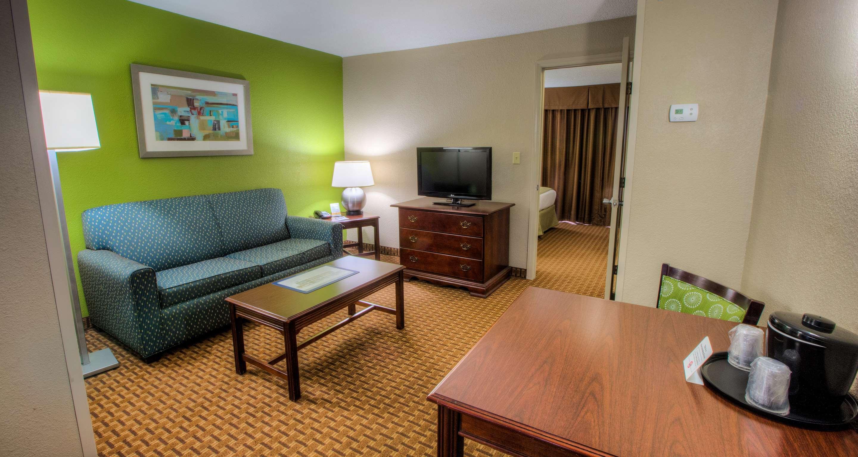 Surestay Plus Hotel By Best Western Raleigh North Downtown Экстерьер фото