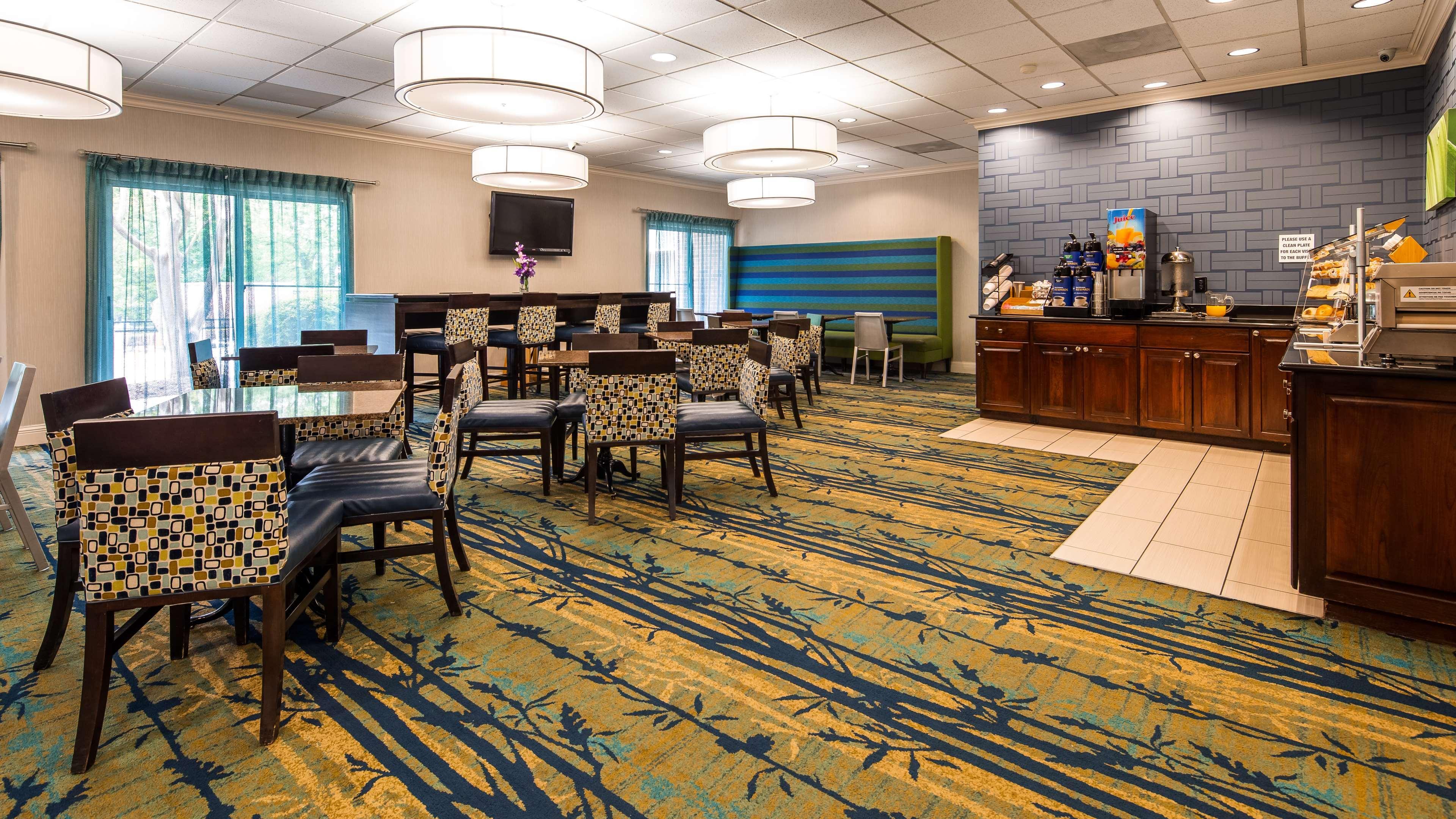 Surestay Plus Hotel By Best Western Raleigh North Downtown Экстерьер фото